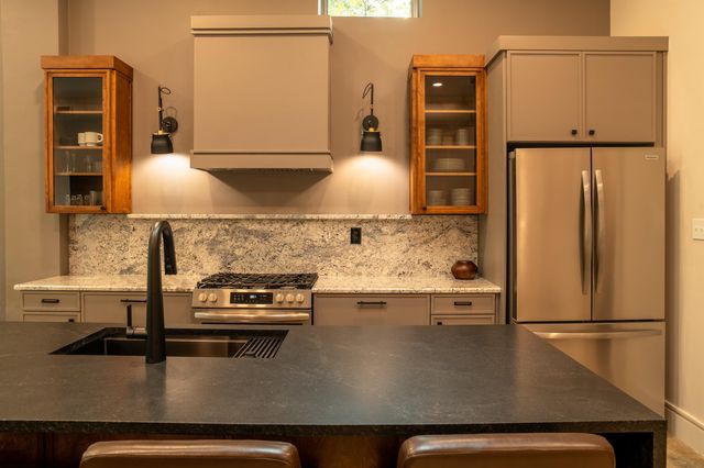 612 W 8th Avenue, Tallahassee, FL 32303