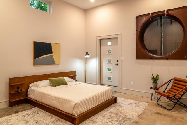 612 W 8th Avenue, Tallahassee, FL 32303