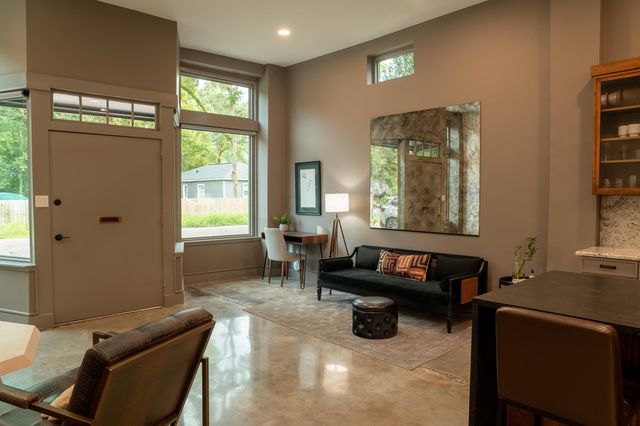 612 W 8th Avenue, Tallahassee, FL 32303