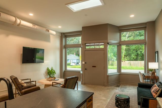 612 W 8th Avenue, Tallahassee, FL 32303