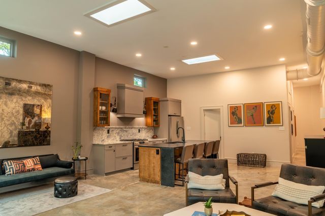 612 W 8th Avenue, Tallahassee, FL 32303