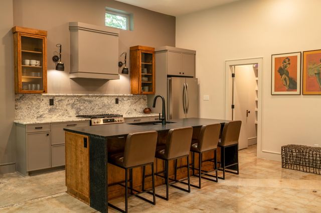 612 W 8th Avenue, Tallahassee, FL 32303