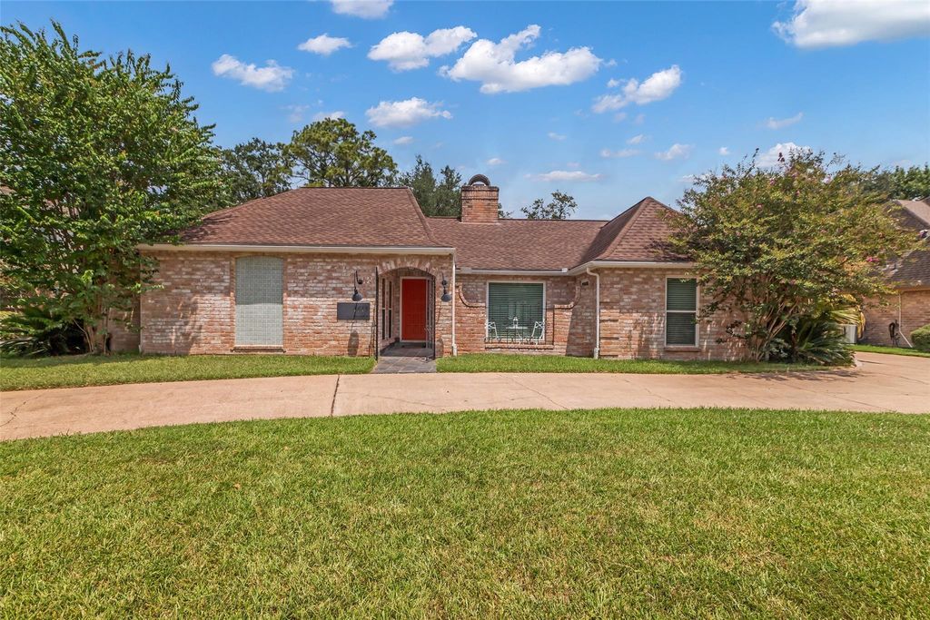 1619 Fall Valley Drive, Houston, TX 77077