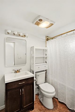 4382 Lahring Road, Fenton Charter Township, MI 48451