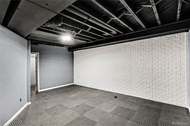 4382 Lahring Road, Fenton Charter Township, MI 48451