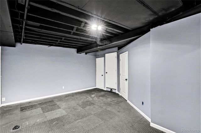 4382 Lahring Road, Fenton Charter Township, MI 48451