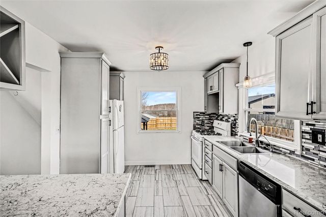 4382 Lahring Road, Fenton Charter Township, MI 48451