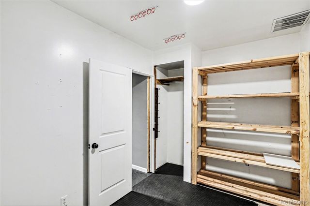 4382 Lahring Road, Fenton Charter Township, MI 48451