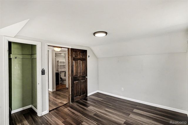 4382 Lahring Road, Fenton Charter Township, MI 48451