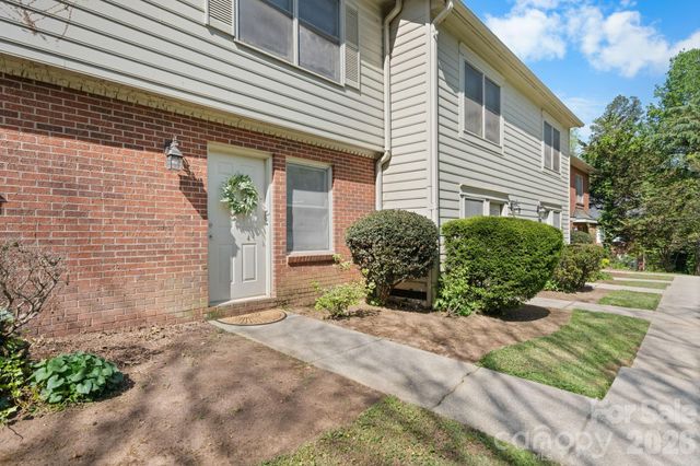 239 13th Avenue Place NW 6, Hickory, NC 28601