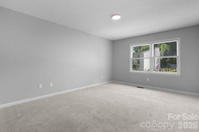 239 13th Avenue Place NW 6, Hickory, NC 28601