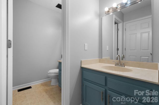 239 13th Avenue Place NW 6, Hickory, NC 28601