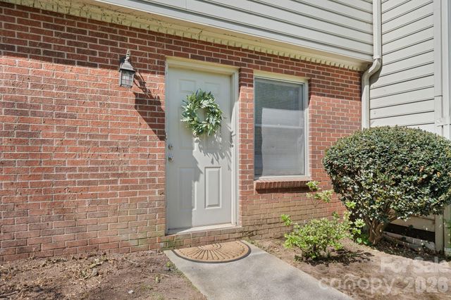 239 13th Avenue Place NW 6, Hickory, NC 28601