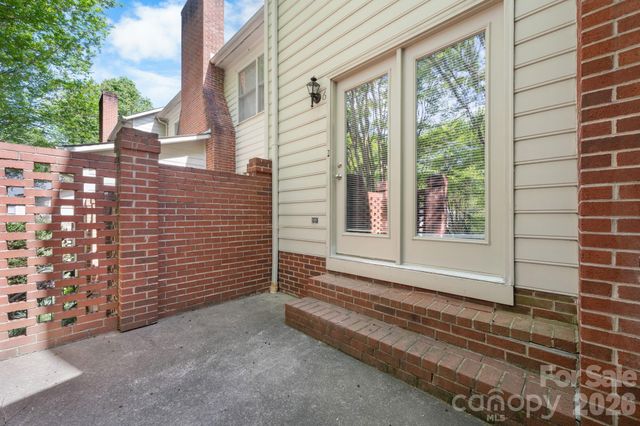 239 13th Avenue Place NW 6, Hickory, NC 28601