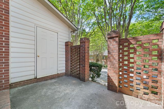 239 13th Avenue Place NW 6, Hickory, NC 28601