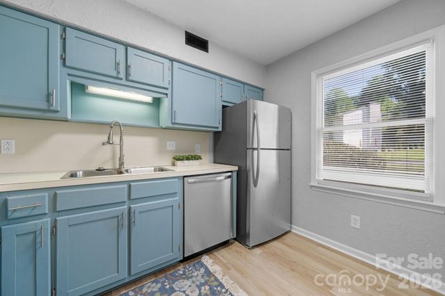 239 13th Avenue Place NW 6, Hickory, NC 28601