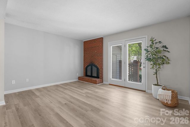 239 13th Avenue Place NW 6, Hickory, NC 28601