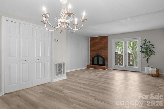239 13th Avenue Place NW 6, Hickory, NC 28601