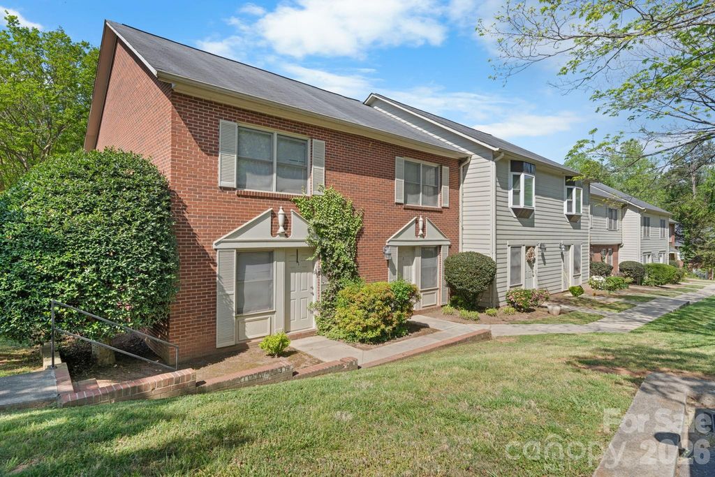 239 13th Avenue Place NW 6, Hickory, NC 28601
