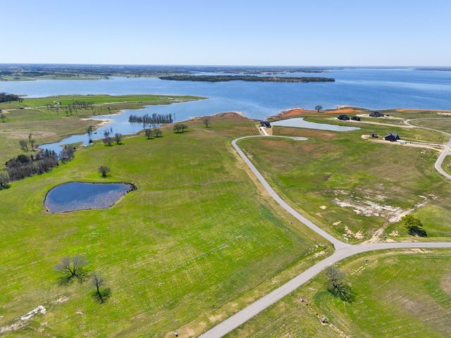 305 Sailview Court, Honey Grove, TX 75446