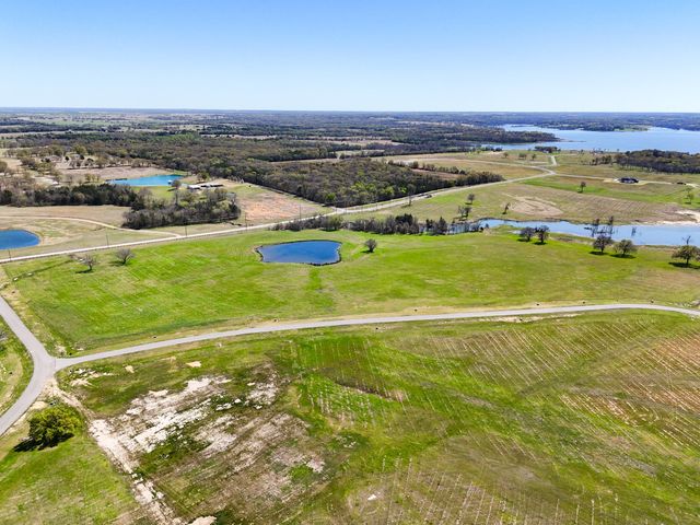 305 Sailview Court, Honey Grove, TX 75446