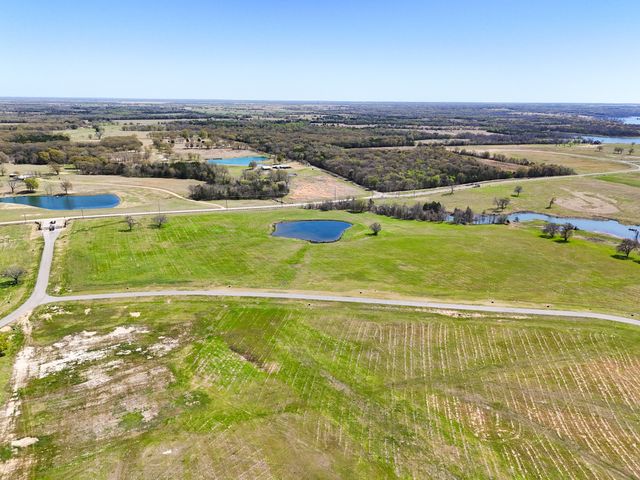 305 Sailview Court, Honey Grove, TX 75446