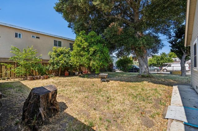 240 Berkshire Avenue, Redwood City, CA 94063
