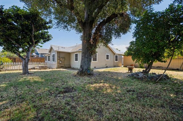 240 Berkshire Avenue, Redwood City, CA 94063