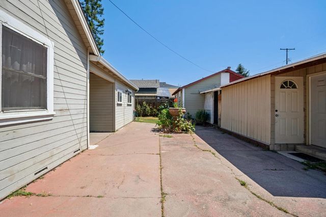 240 Berkshire Avenue, Redwood City, CA 94063