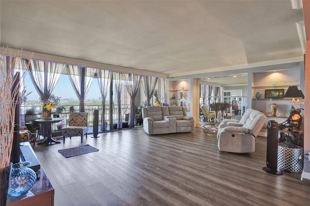 11113 Biscayne Boulevard 1156, Miami, FL 33181