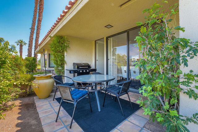 689 N Majorca Circle, Palm Springs, CA 92262