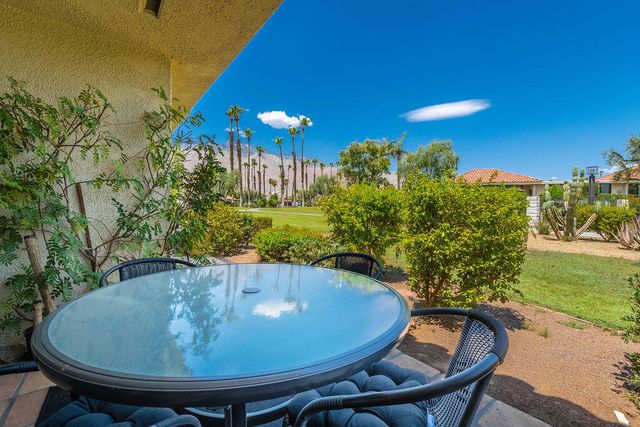 689 N Majorca Circle, Palm Springs, CA 92262