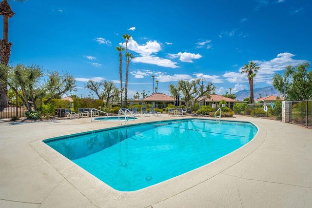 689 N Majorca Circle, Palm Springs, CA 92262