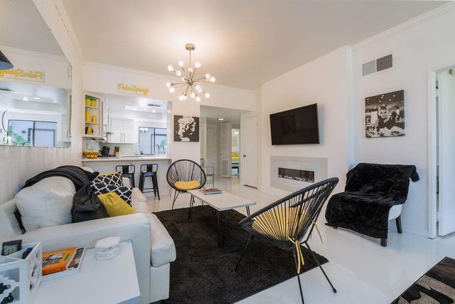689 N Majorca Circle, Palm Springs, CA 92262