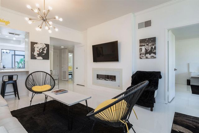 689 N Majorca Circle, Palm Springs, CA 92262