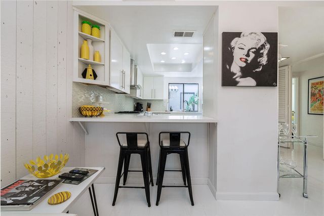 689 N Majorca Circle, Palm Springs, CA 92262