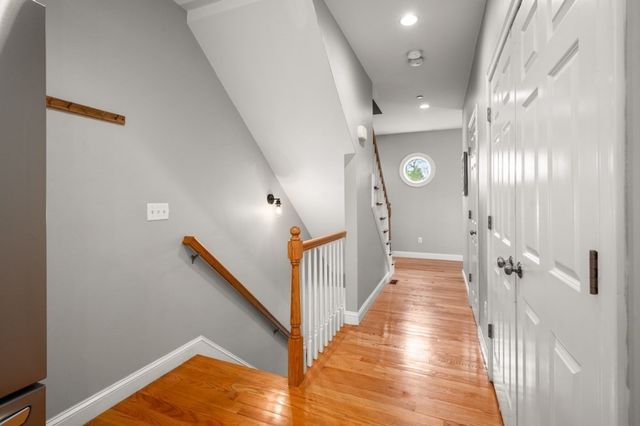 8 Gates Ln A, Wakefield, MA 01880