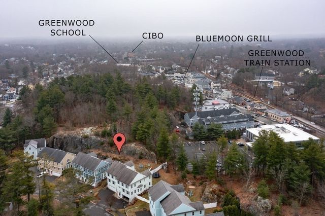 8 Gates Ln A, Wakefield, MA 01880