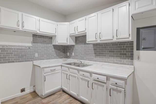 2445-2447 Hiawatha Street, Columbus, OH 43211