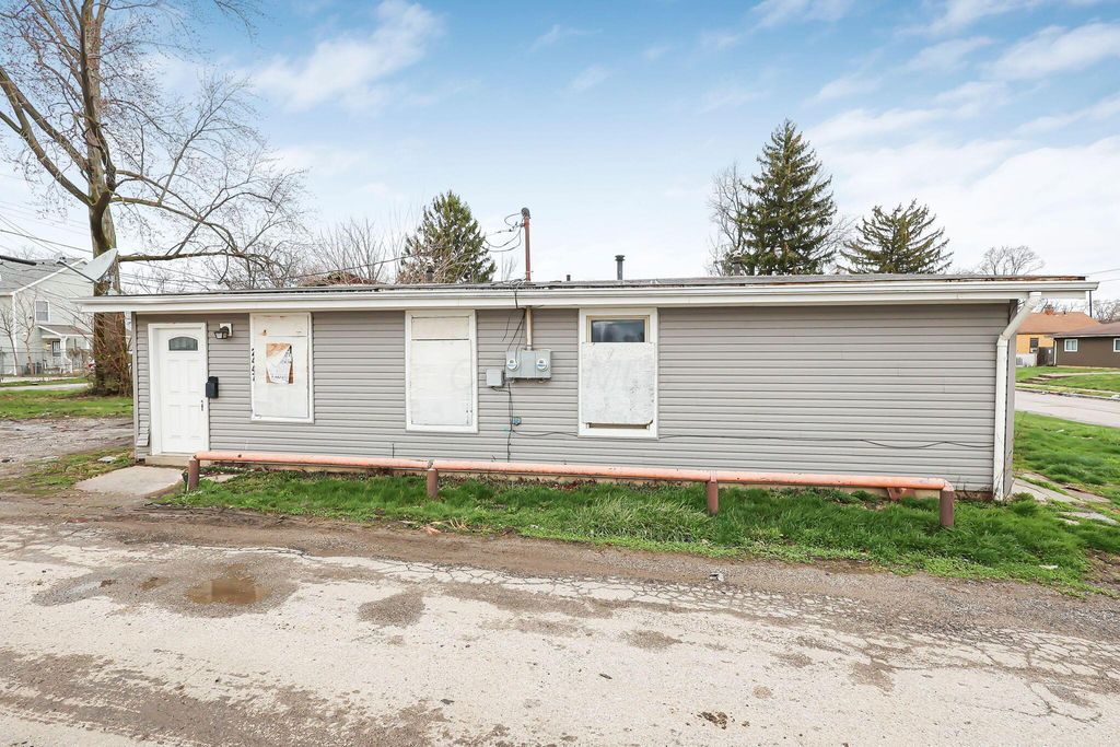 2445-2447 Hiawatha Street, Columbus, OH 43211