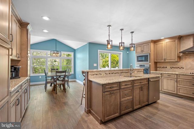 7 BUDD BLVD, West Deptford, NJ 08096