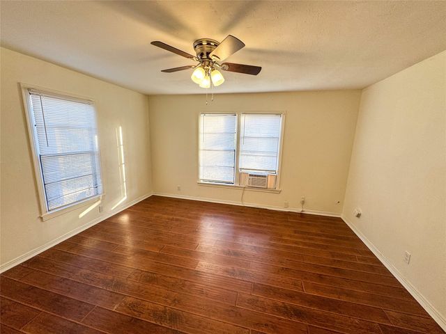 1326 W Shepherd Street, Denison, TX 75020