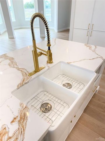 9102 N 25th Lane, Mcallen, TX 78504