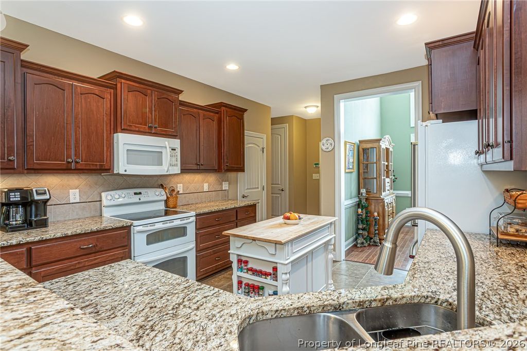 3824 Doon Valley Drive, Fayetteville, NC 28306 — photo 11