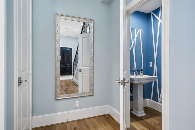 3020 Lake Street, Houston, TX 77098