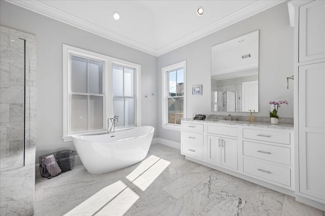 3020 Lake Street, Houston, TX 77098