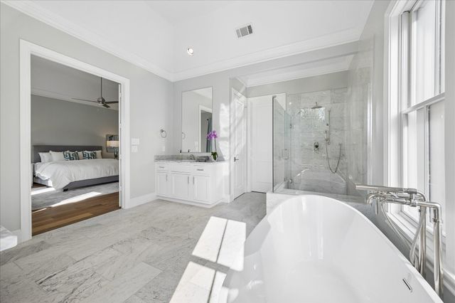 3020 Lake Street, Houston, TX 77098