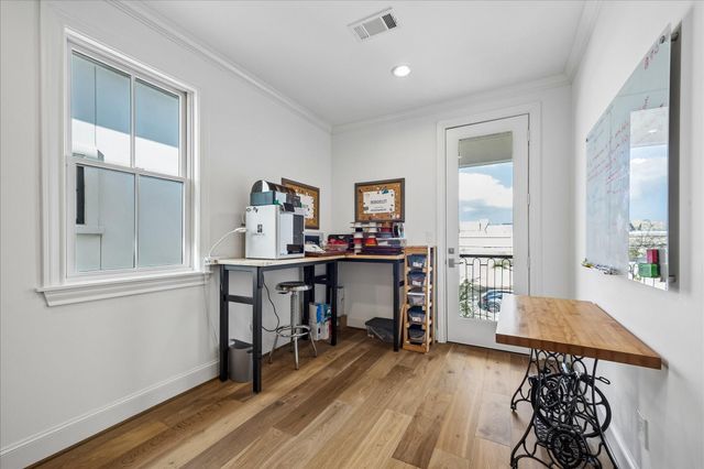 3020 Lake Street, Houston, TX 77098