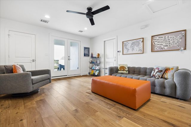 3020 Lake Street, Houston, TX 77098