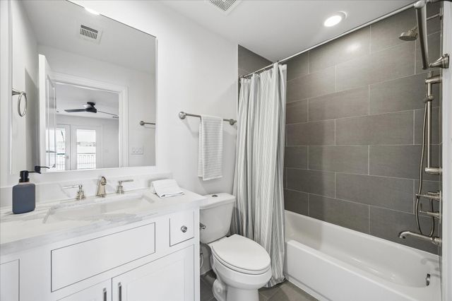 3020 Lake Street, Houston, TX 77098